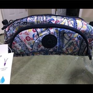 Kipling makeup/pencils case